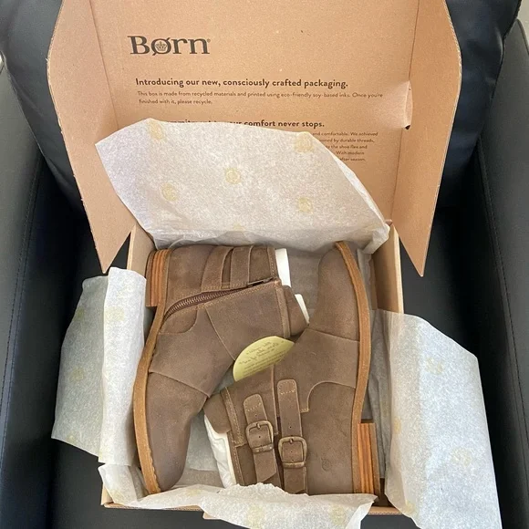 NEW Born Distressed Taupe Leather Ankle Booties Boots Brown Tan Women’s 8 M NIB - Picture 3 of 13